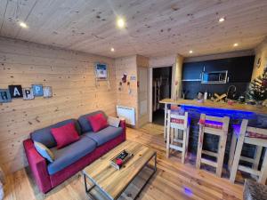 Charmant T2 rénové- Praloup 1600-parking privé, proche station