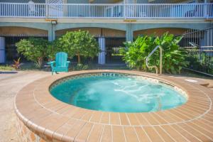 Sea-Renity Heated pools steps to the beach