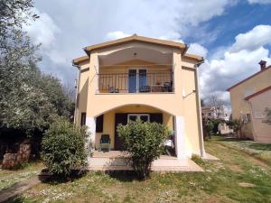 Charming Apartment Tedi with Sea View