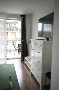 Dwa oddzielne pokoje pry metro Kondratowicza