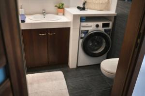 Dwa oddzielne pokoje pry metro Kondratowicza