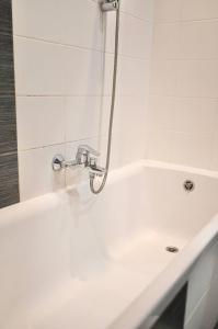 Dwa oddzielne pokoje pry metro Kondratowicza