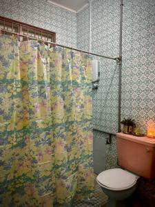 Cosy Spacious Private Room with Ensuite Bath Near LRT Station