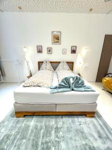 Central Opera Apartment 140 m2