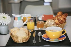 Hotels Logis Hotel Le Pelican & son restaurant : photos des chambres