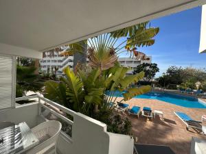The pool balcony Playa las Americas