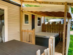 Campings Camping de l'Etang du Pays Blanc : photos des chambres