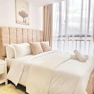 Chic 1-Bedroom at Riverside Drive! Bs modern comforts