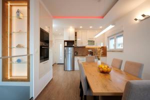 Luxury Apartment Giovanni With Pool 