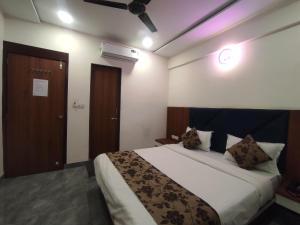 Hotel Earth Inn, Subhash Bridge, RTO Circle, Ahmedabad