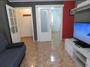 BILBAO, 3 hab, 5 camas, Wifi, Metro, aparcamiento gratis,