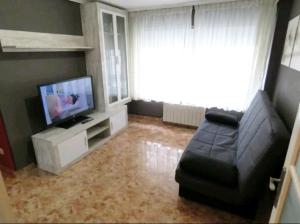 BILBAO, 3 hab, 5 camas, Wifi, Metro, aparcamiento gratis,