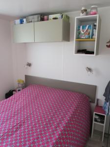 Chalets Mobil Home dans camping familial : photos des chambres