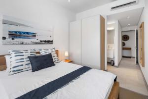 Vesper Beach - Luxury Beachfront Apartment