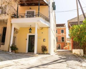 Ninas Traditional House By Estia