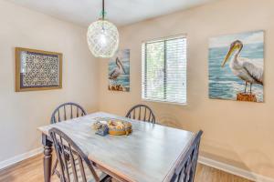 Calabash Condo Close to Coast and Fishing