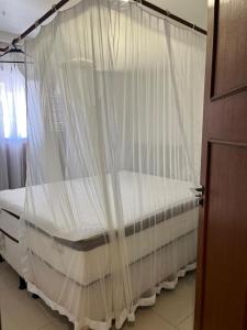 Apê Condomínio Village (Taperapuã)