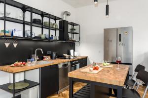 Prague Days - One-bedroom Apartment with Balcony and Workspace in Vinohrady