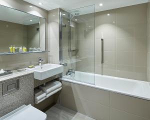 Superior Room, Guest room, 2 Double room in London Heathrow Marriott Hotel