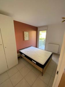 Beautiful T2 with swimming pool - near park