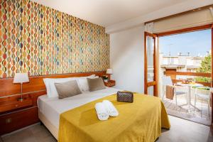 Classic Double or Twin Room with Balcony room in Hotel Argentina