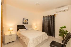 Crown ll-3 Bedrooms-Pool-Close to everything!