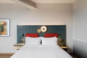 The Passenger, a Tribute Portfolio Hotel