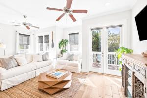 SunBurns by Stay on 30A- Pool, Bikes, Golf Cart