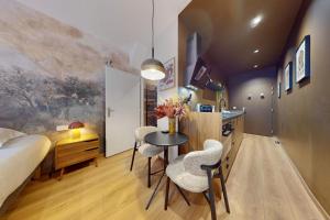 Studio Moderne en plein coeur de la Vieille Ville dAnnecy