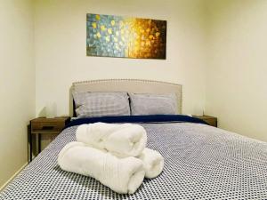 Melbourne CBD Southern Cross Collins St Skyline View Balcony