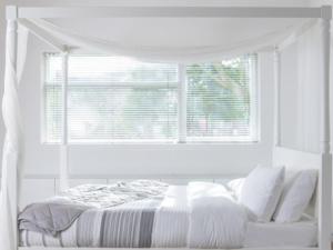 Cosy Garden Flat, Private Hot Tub & Four Poster Bed