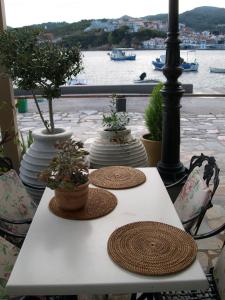 Sylvias House - a unique waterfront location