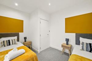 3CB 2 Bedroom Apartment in Swindon, Free Parking, Wifi, Long Stay