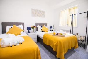 6 CB - Spacious 2 Bedroom Apartment, Sleeps 3, Parking, Wifi