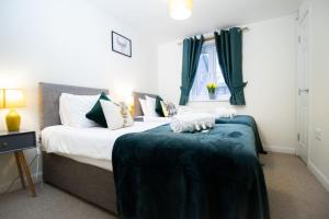 Brunel Apartment, Sleeps 4, 2 Bedrooms, Free parking, Long stay disc