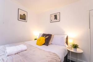 Sunnyside 2 - Contractor Long Stays by ShortStayUK