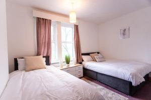 Edinburgh Street, Sleeps 9, 4 Bedrooms, Wifi, Long Stay Disc