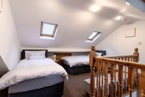 Edinburgh Street, Sleeps 9, 4 Bedrooms, Wifi, Long Stay Disc