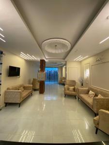 Pyramids International INN