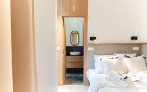 Apartment center of Paris with terrace by Studio Prestige