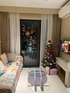 Spacious 2-Bedroom Apartment with Balcony and Pool , Field View