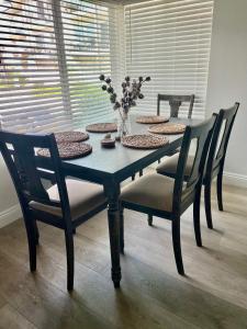 Blue Whale Inn Pet and Kid Friendly Unit C