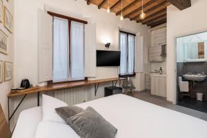 Roped Rooms Florence