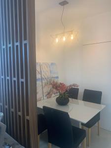 Apto32-Encantador -2 quartos- em Santos-SP com ar condicionado