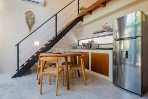 Bright and Spacious 2BR Loft with Rooftop Pool in Tulum Downtown