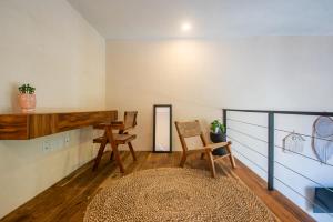 Bright and Spacious 2BR Loft with Rooftop Pool in Tulum Downtown