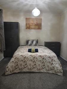 4 Bed room house near NTU Clifton campus