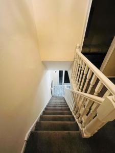 4 Bed room house near NTU Clifton campus