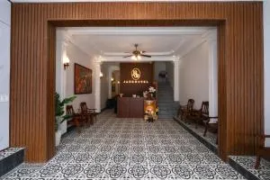 Jade Hotel - Thôn Kim Long (1)