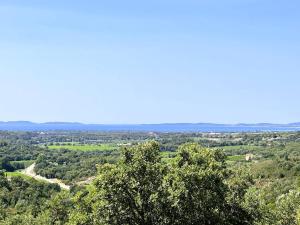 Villa Azur climatisée pour 6 personnes avec piscine et belle vue mer à La Londe les Maures